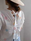 Charger l'image dans la visionneuse de la galerie, Blouse Flower